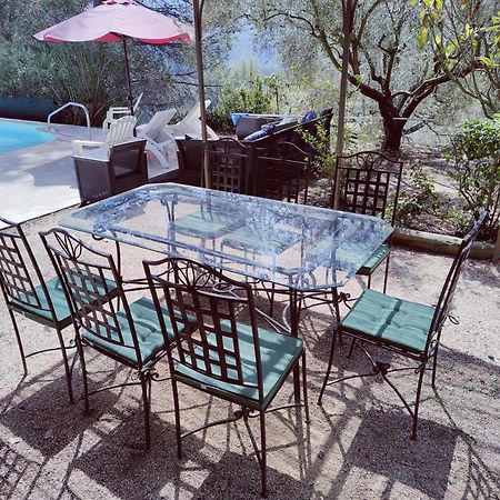 Villa CIGALONS en pleine pinède + PISCINE chauffée Auriol Esterno foto