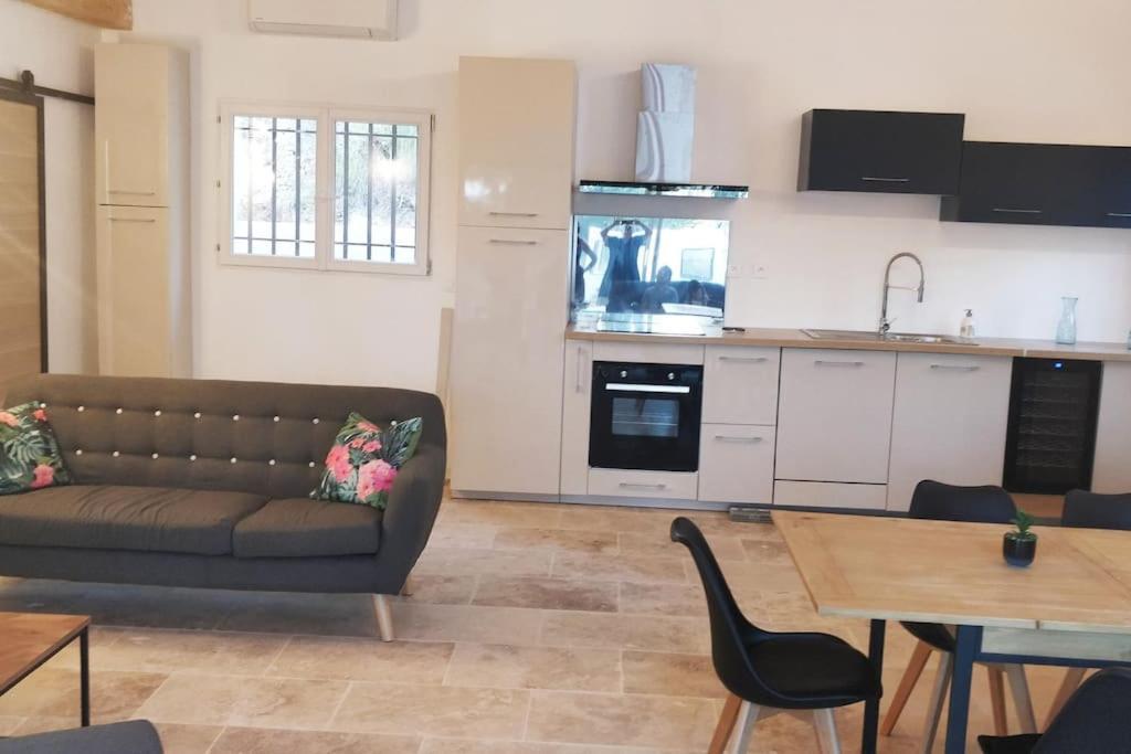 Villa CIGALONS en pleine pinède + PISCINE chauffée Auriol Esterno foto
