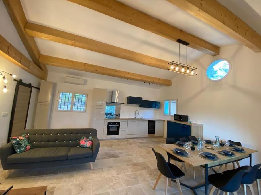 Villa CIGALONS en pleine pinède + PISCINE chauffée Auriol Esterno foto