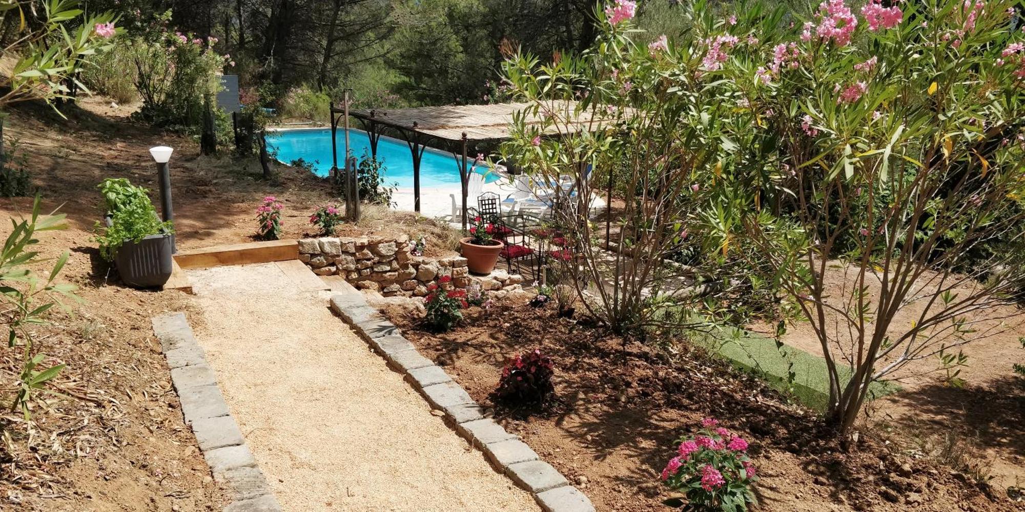 Villa CIGALONS en pleine pinède + PISCINE chauffée Auriol Esterno foto