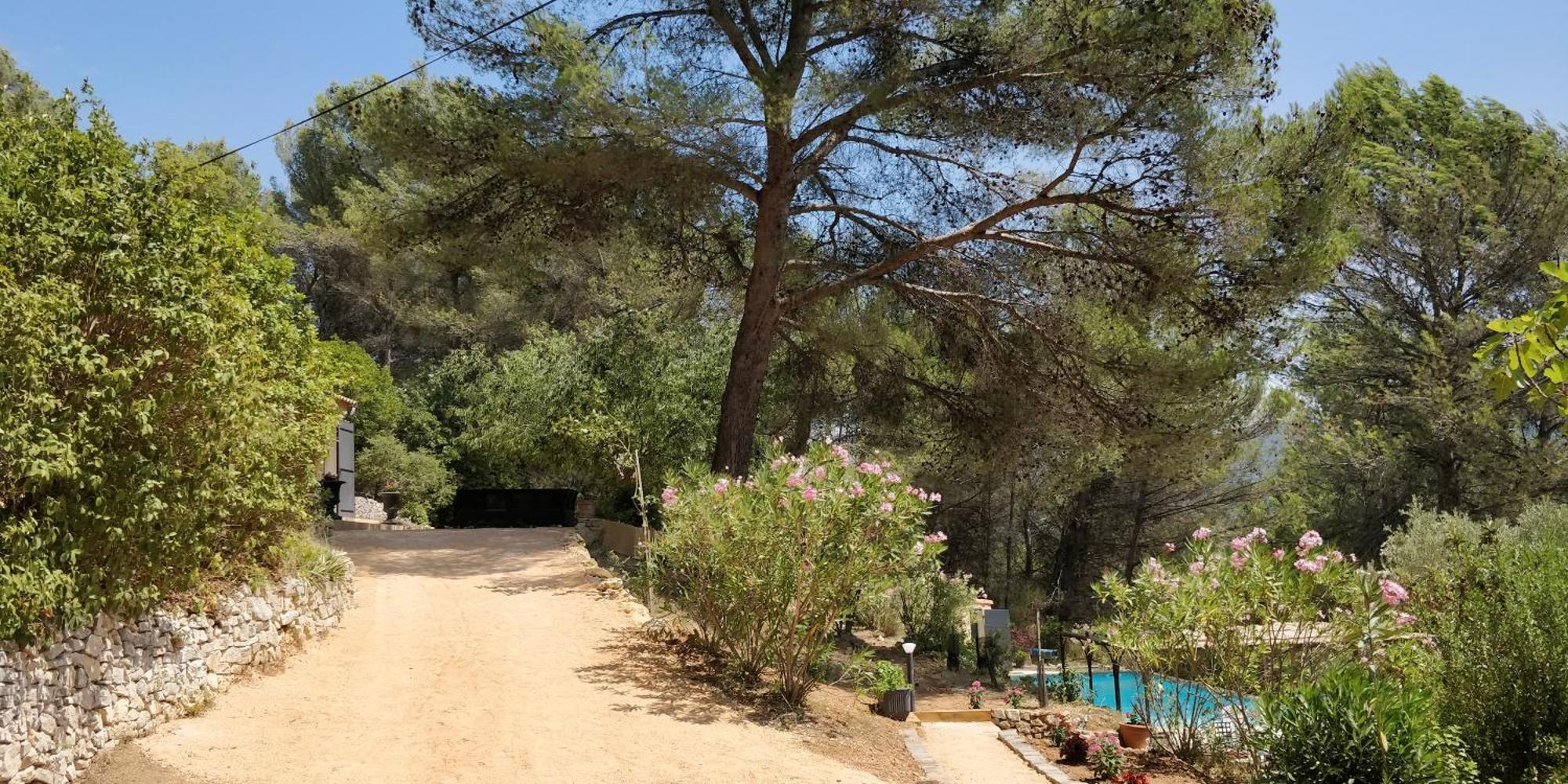 Villa CIGALONS en pleine pinède + PISCINE chauffée Auriol Esterno foto