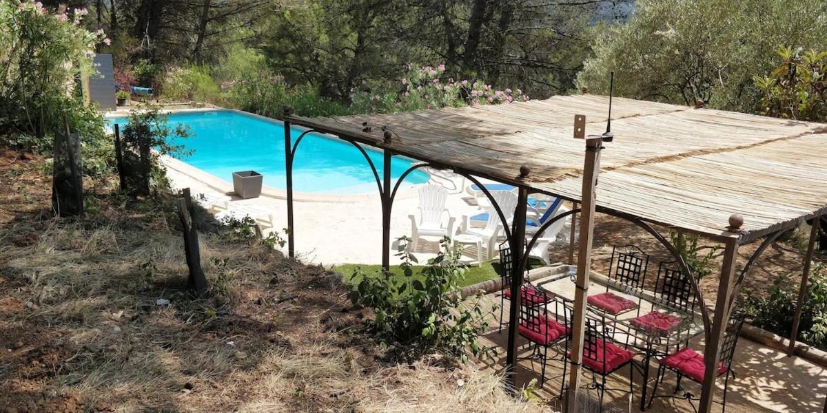 Villa CIGALONS en pleine pinède + PISCINE chauffée Auriol Esterno foto