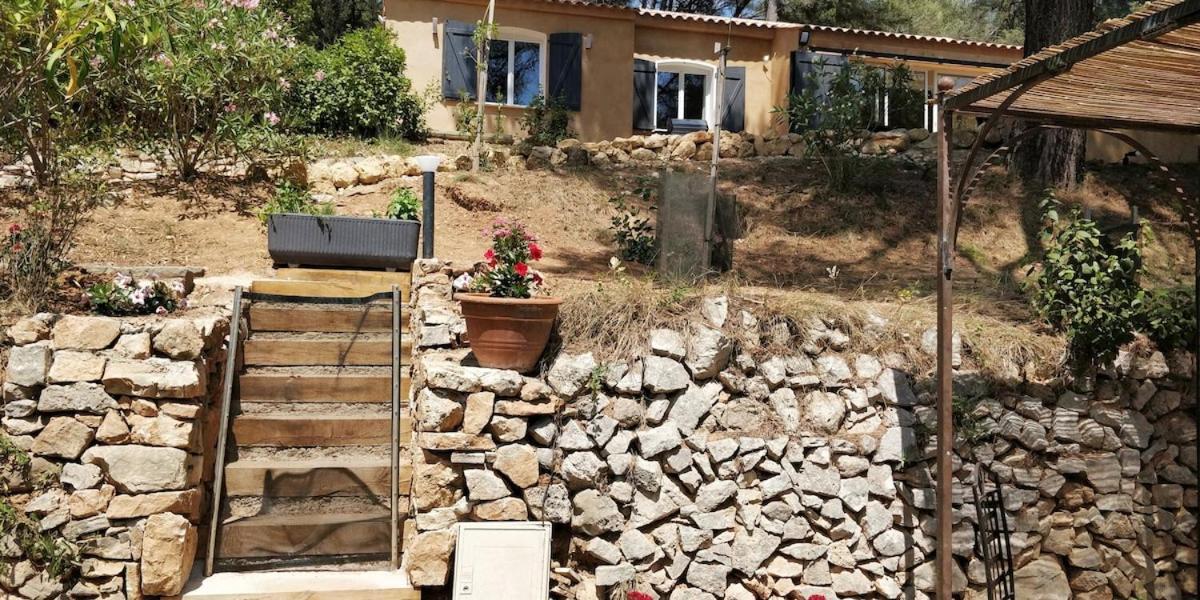 Villa CIGALONS en pleine pinède + PISCINE chauffée Auriol Esterno foto