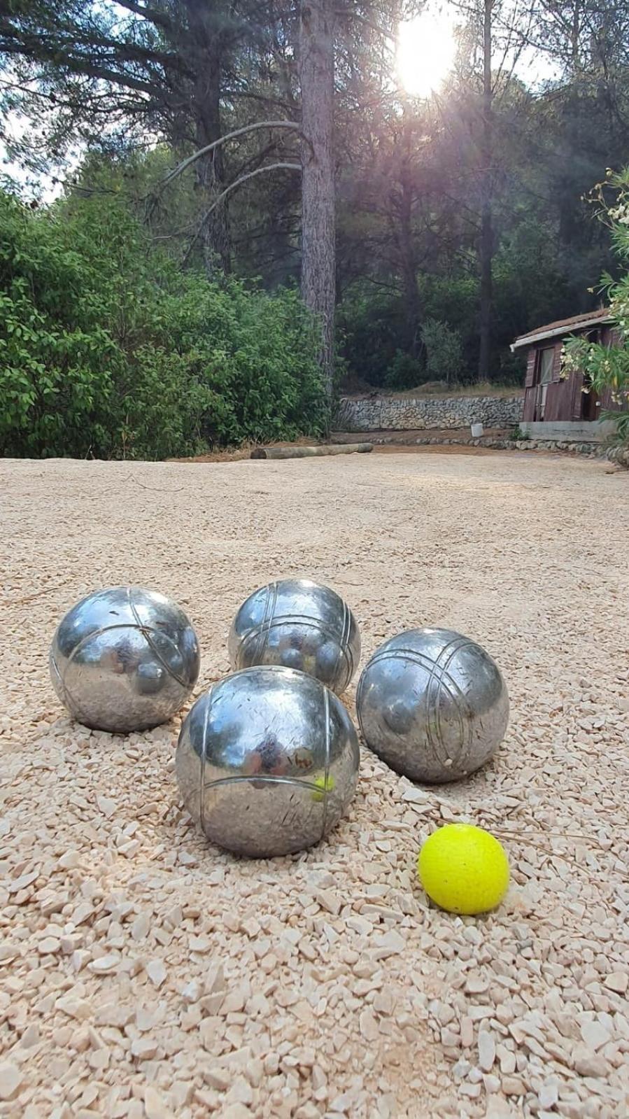 Villa CIGALONS en pleine pinède + PISCINE chauffée Auriol Esterno foto