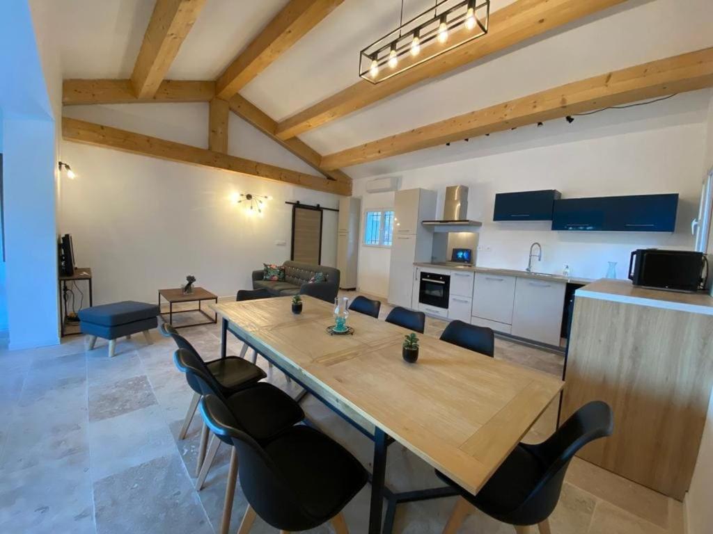 Villa CIGALONS en pleine pinède + PISCINE chauffée Auriol Esterno foto