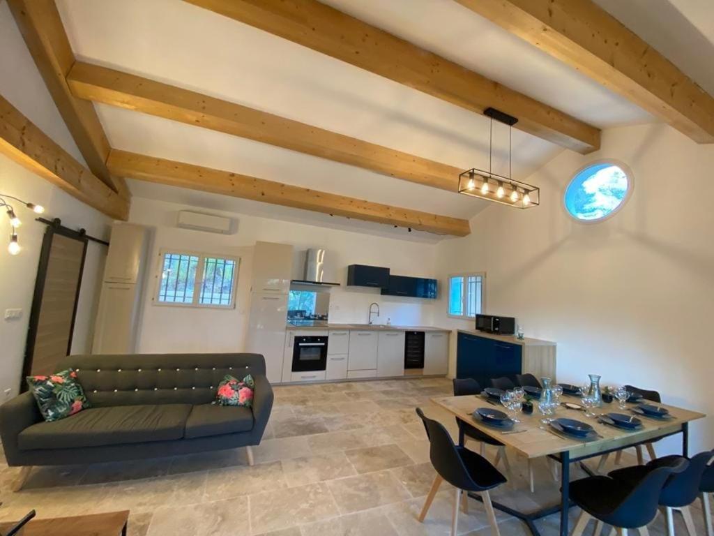 Villa CIGALONS en pleine pinède + PISCINE chauffée Auriol Esterno foto